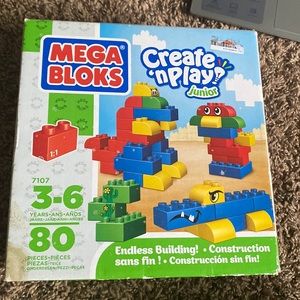 Mega blocks for building